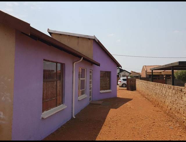 3 BEDROOM HOUSE FOR SALE IN SOSHANGUVE EAST